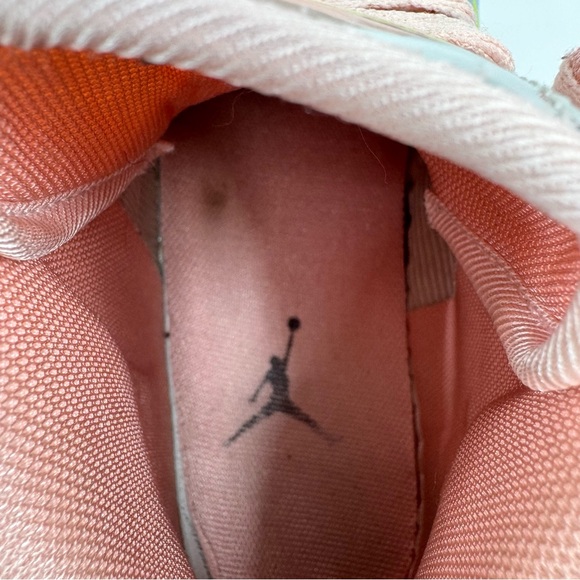 Nike Air Jordan 1 Mid SE P(HER)SPECTIVE (W) is a Special Edition SZ 6.5 Women’s - Picture 10 of 11